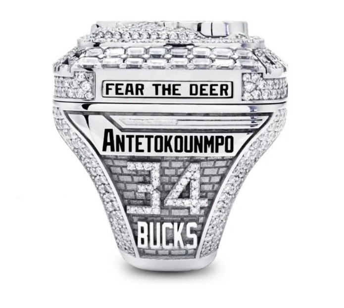 Milwaukee Bucks Alloy Championship Ring