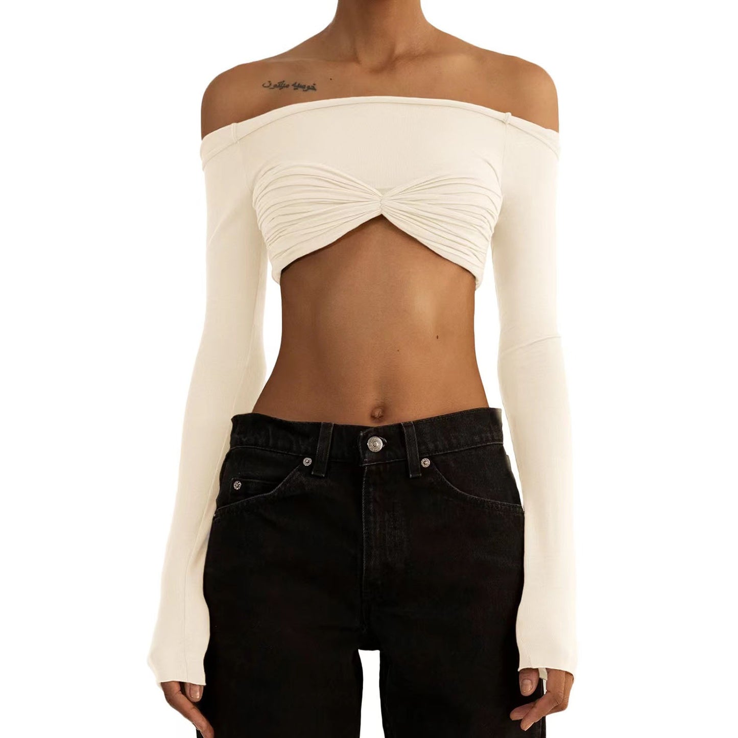 One-line neckline sheer chest-wrapped short top.