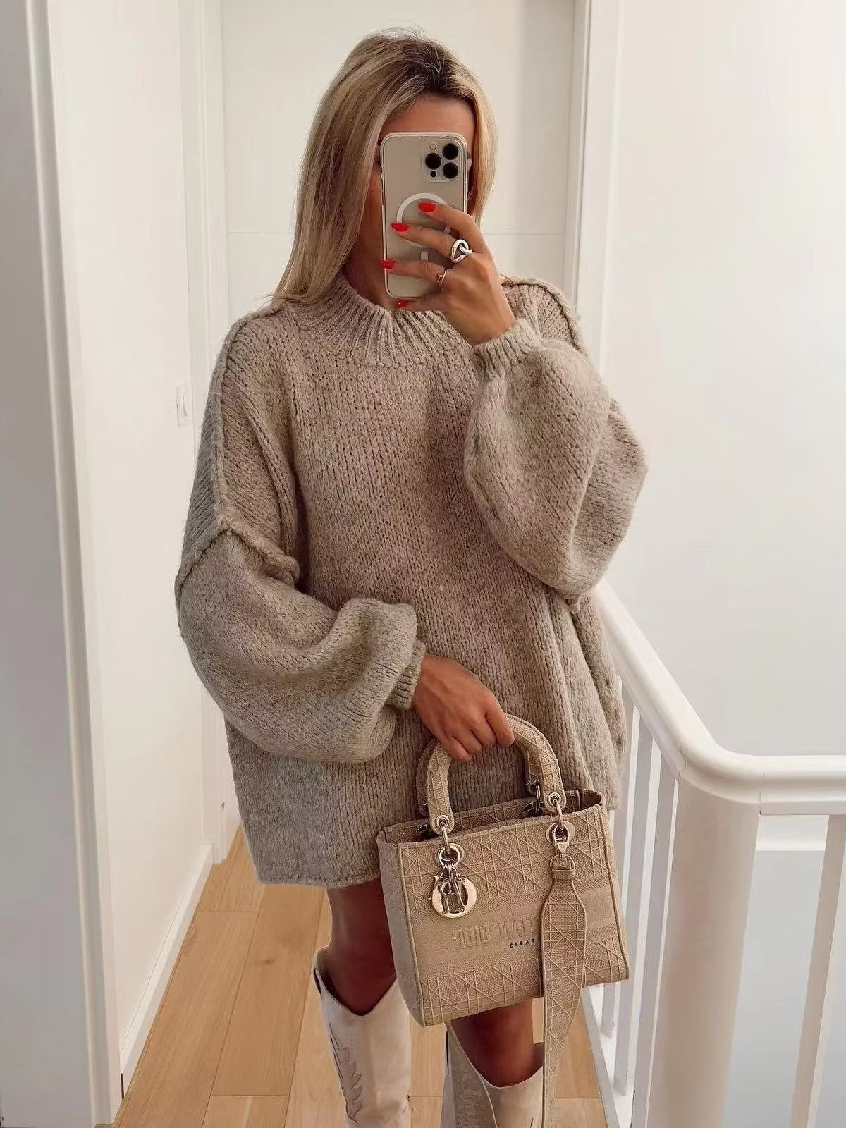 Round neck thin knit sweater