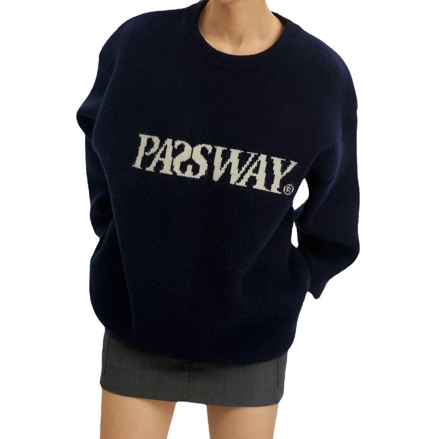 Retro long-sleeve loose-knit sweater for women, casual and laid-back.