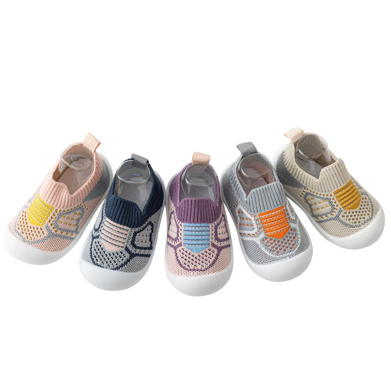 Soft sole anti-slip mesh sandals for babies aged 1-3 years.