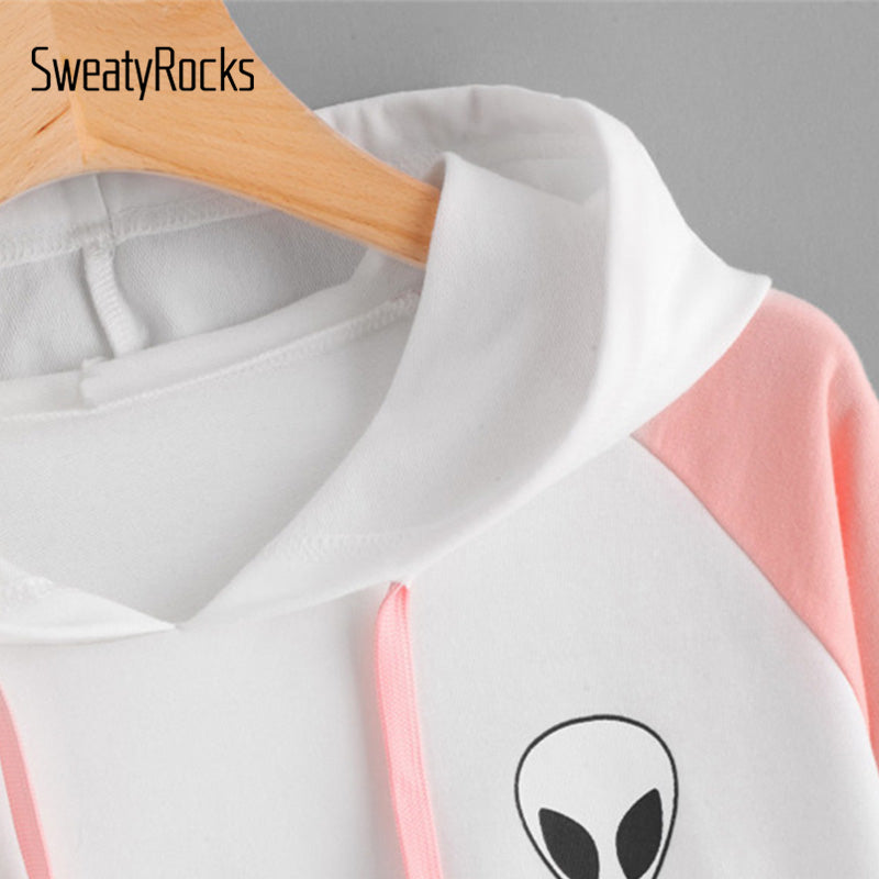 SweatyRocks Alien Print Crop Top Sweatshirt