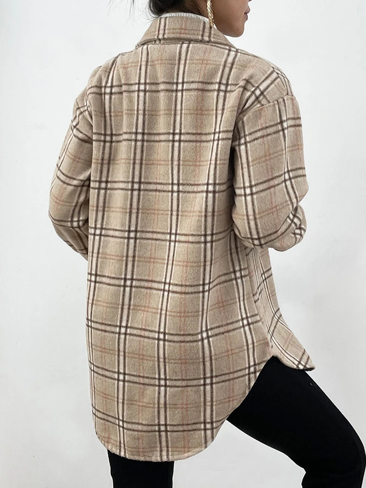 Vintage Plaid Shirt: Women's Long Sleeve Collared Shirt with Pockets